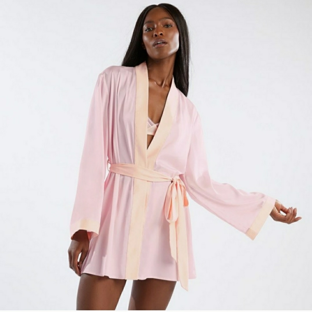 Savage Fenty pink short robe